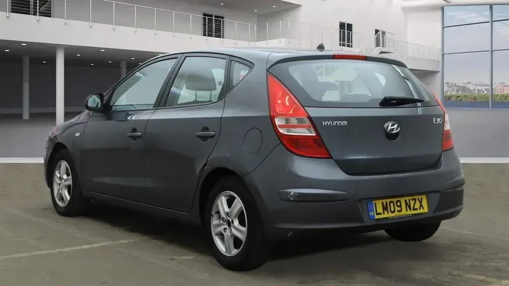 Used Hyundai i30 Comfort 109 HP (80 kW) 2009 Grey Hatchback