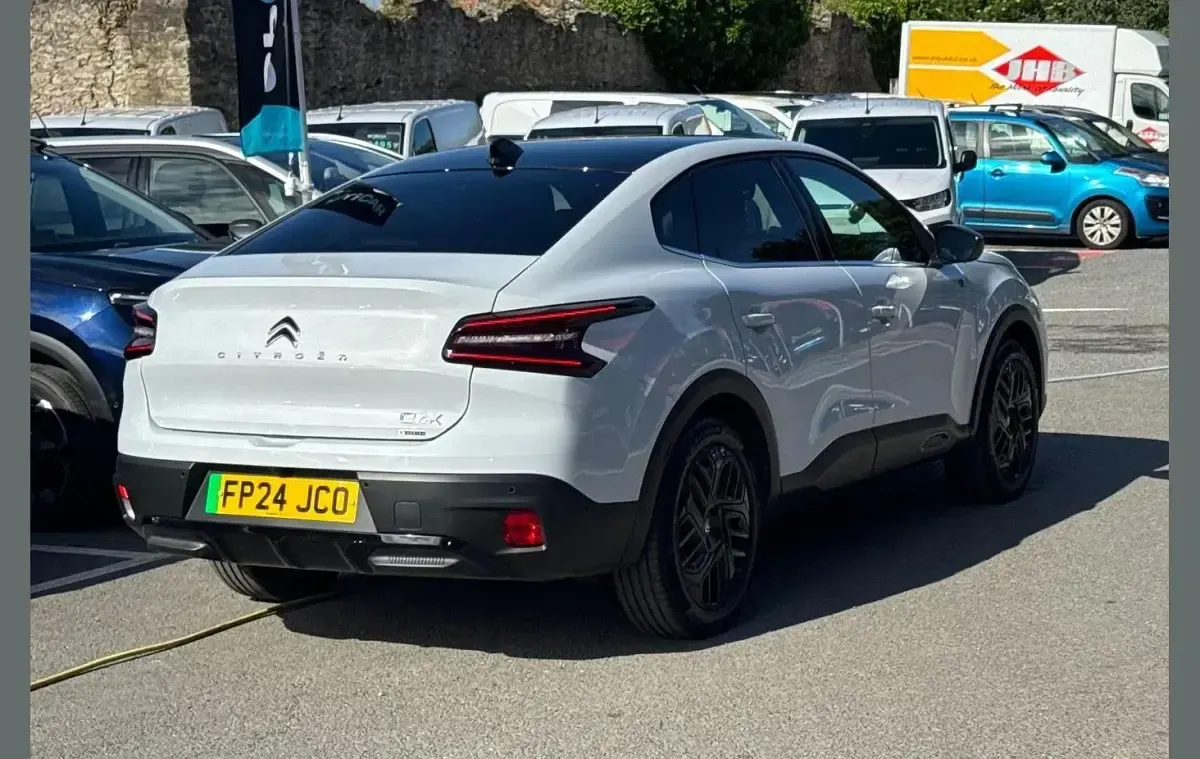 Used Citroën e-C4 100 kW (136 HP) 2024 White Sedan