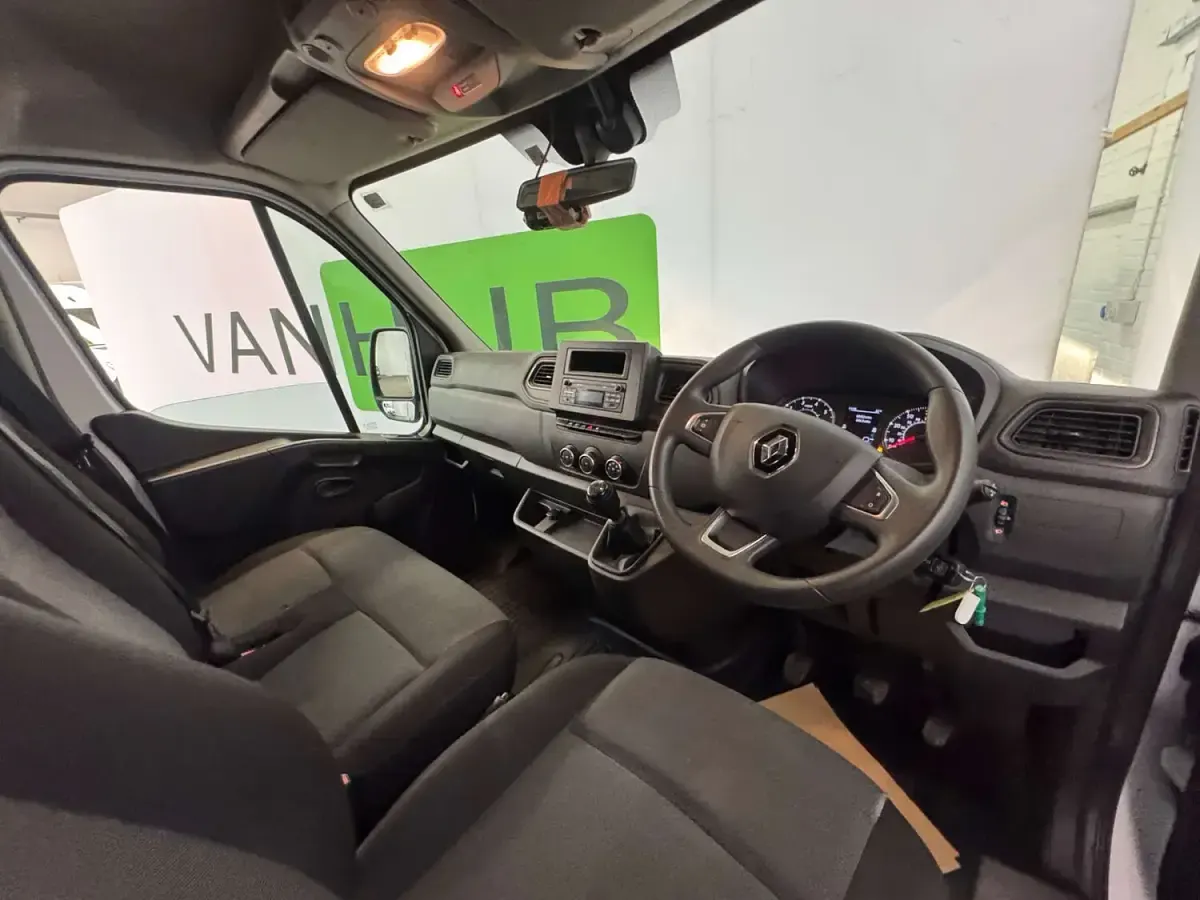 Used Renault Master Business 2023 White MPV