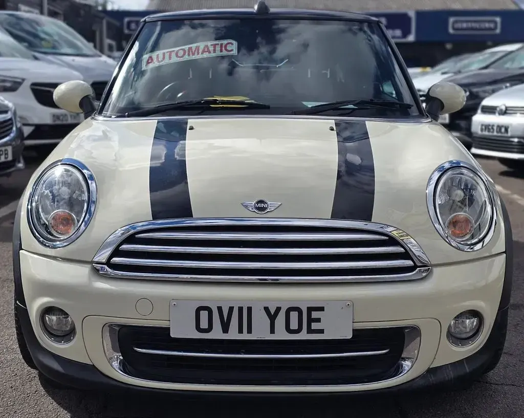 Used Mini Cooper Cabriolet 122 HP (89 kW) 2011 White Cabriolet