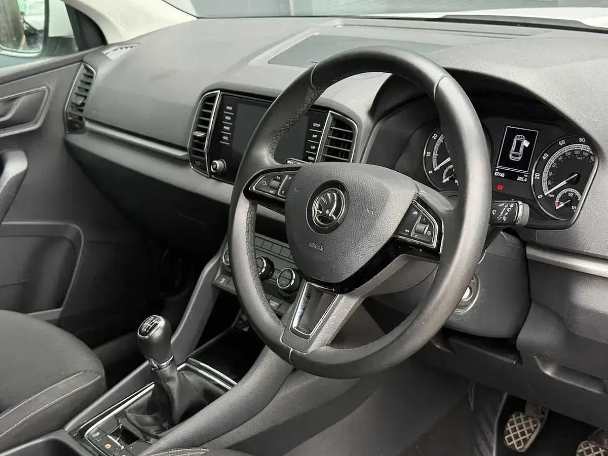 Used Skoda Karoq SE 115 HP (84 kW) 2019 Moon white metallic SUV