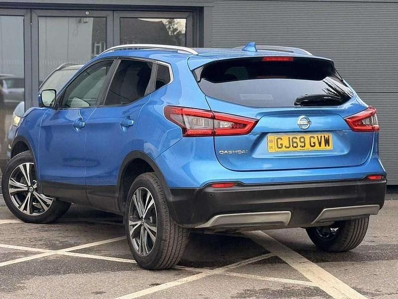 Used Nissan Qashqai N-Connecta 140 HP (102 kW) 2019 Vivid blue SUV