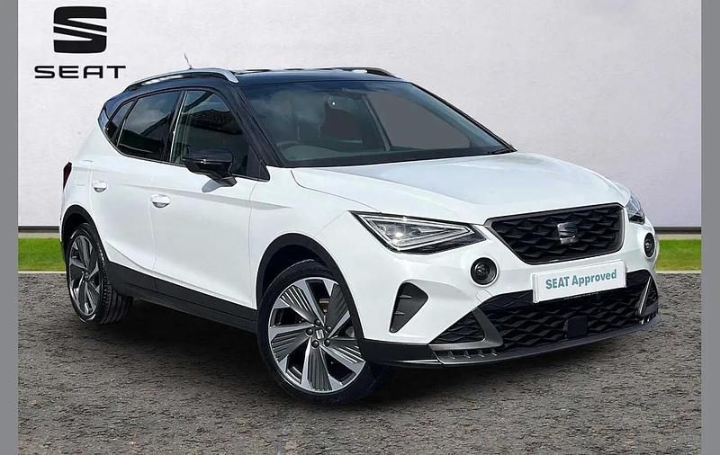 White Used 2022 Seat Arona FR Sport SUV | £14,495 (Fair price) - Image 1/4