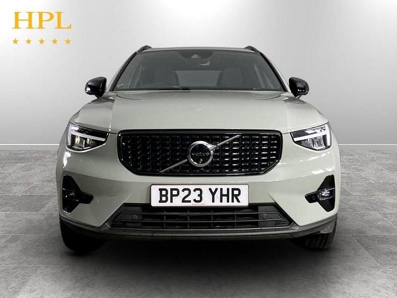 Used Volvo XC40 Plus 211 HP (155 kW) 2023 Green SUV