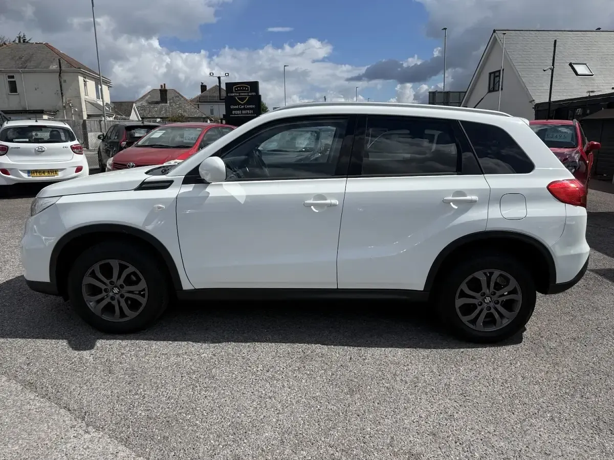 Used Suzuki Vitara SZ4 120 HP (88 kW) 2018 White SUV