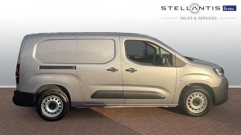 Grey New 2025 Peugeot Partner MPV | £17,995 (Fair price) - Image 1/4