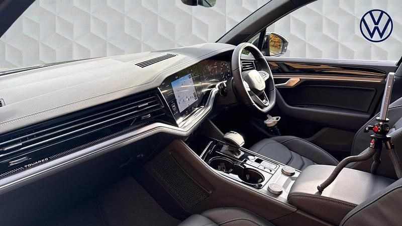 Used VW Touareg Black Edition 286 HP (210 kW) 2025 Black SUV