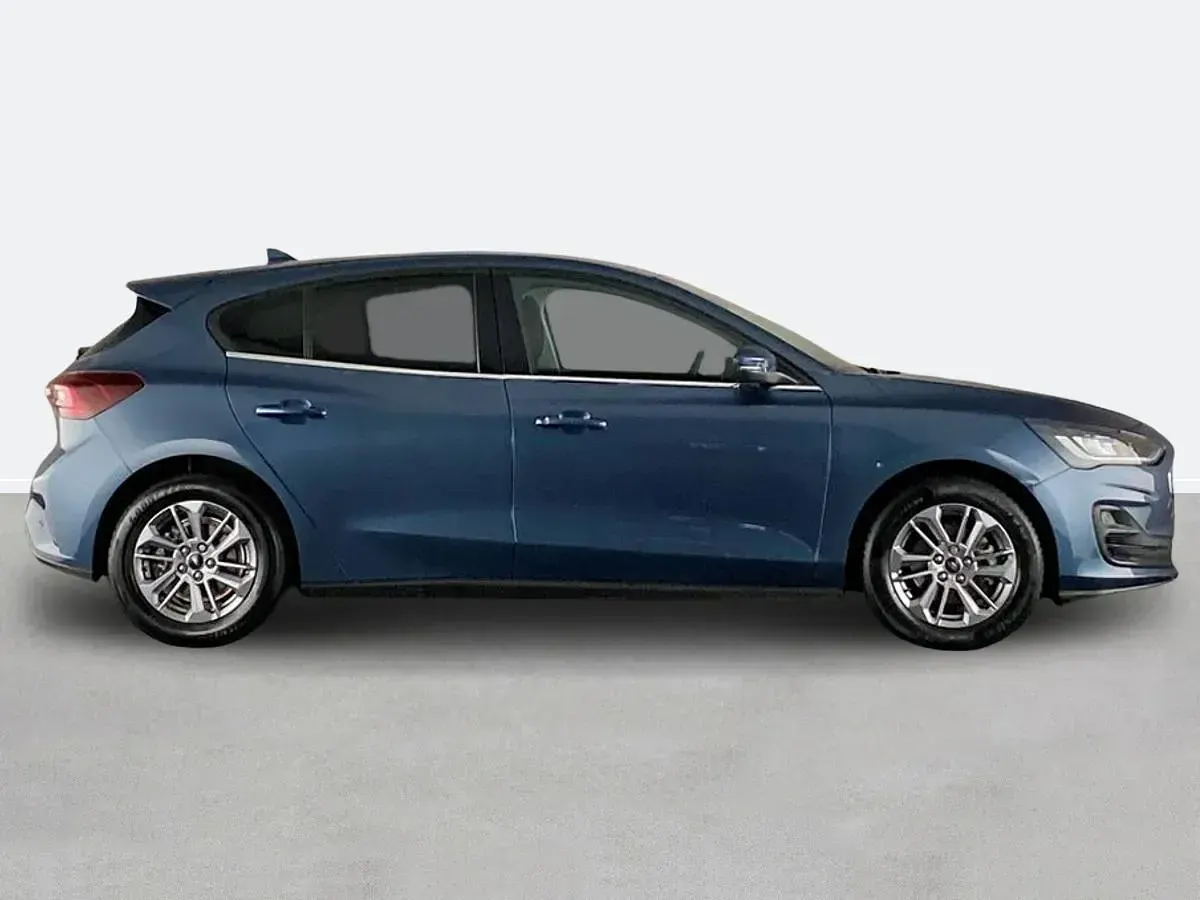 Used Ford Focus Titanium 125 HP (91 kW) 2023 Blue Hatchback