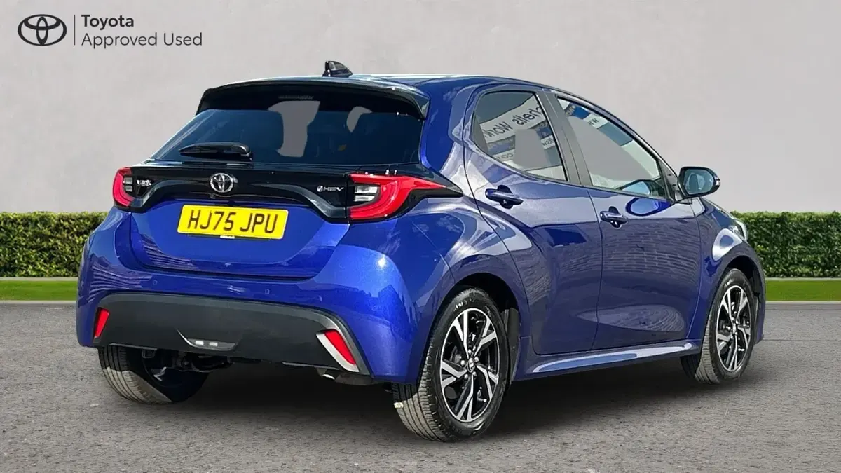 Used Toyota Yaris Design 116 HP (85 kW) 2025 Juniper blue Hatchback