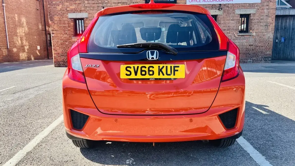 Used Honda Jazz SE 102 HP (75 kW) 2016 Orange Hatchback