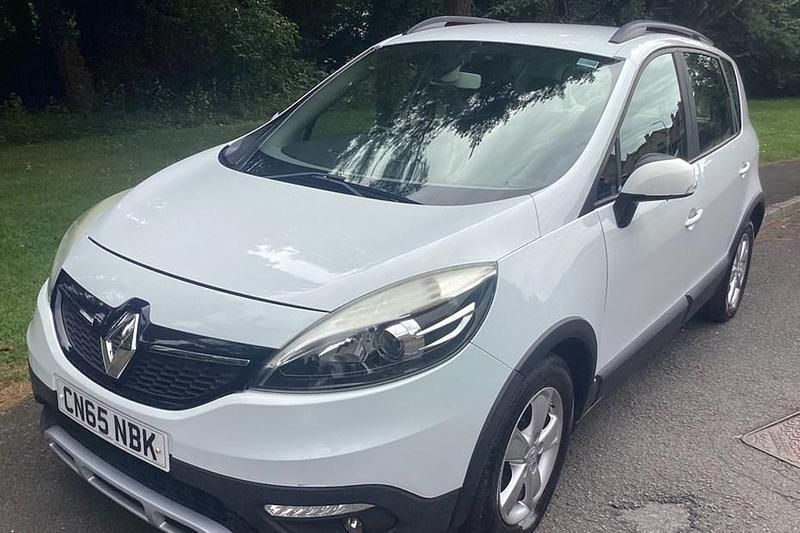 White Used 2015 Renault Scénic III Dynamique MPV | £4,990 (Fair price) - Image 1/1