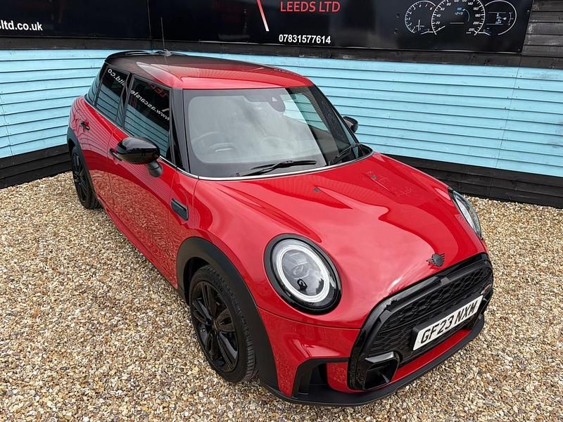 Used Mini Cooper Hatch 134 HP (98 kW) 2023 Red Hatchback