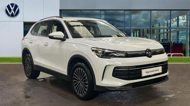White Used 2025 VW Tiguan Life SUV | £29,999 (Expensive) - Image 1/4