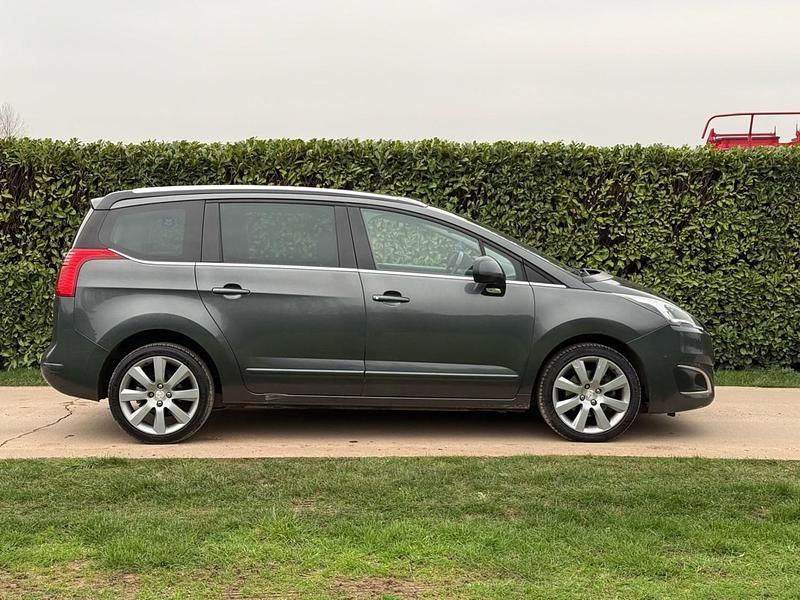 Używany Peugeot 5008 Allure 2015 Szary Minivan