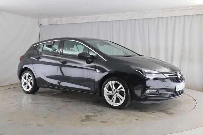 Black Used 2018 Vauxhall Astra SRi Hatchback | £5,490 (Fair price) - Image 1/4