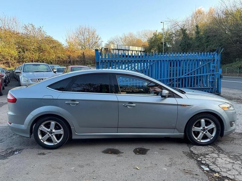Used Ford Mondeo Titanium X 140 HP (102 kW) 2009 Silver Hatchback