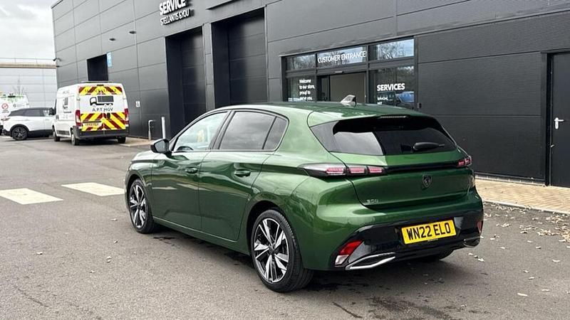 Used Peugeot 308 Allure 129 HP (94 kW) 2022 Hatchback