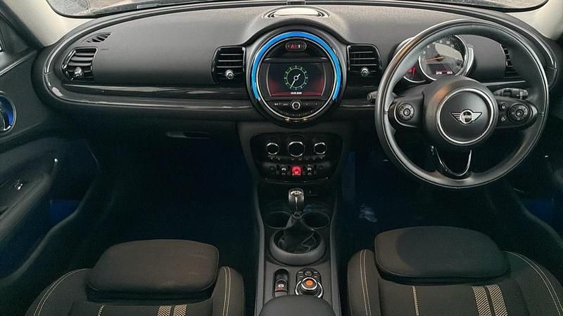 Used Mini Cooper S Clubman Classic 189 HP (139 kW) 2019 Red Estate