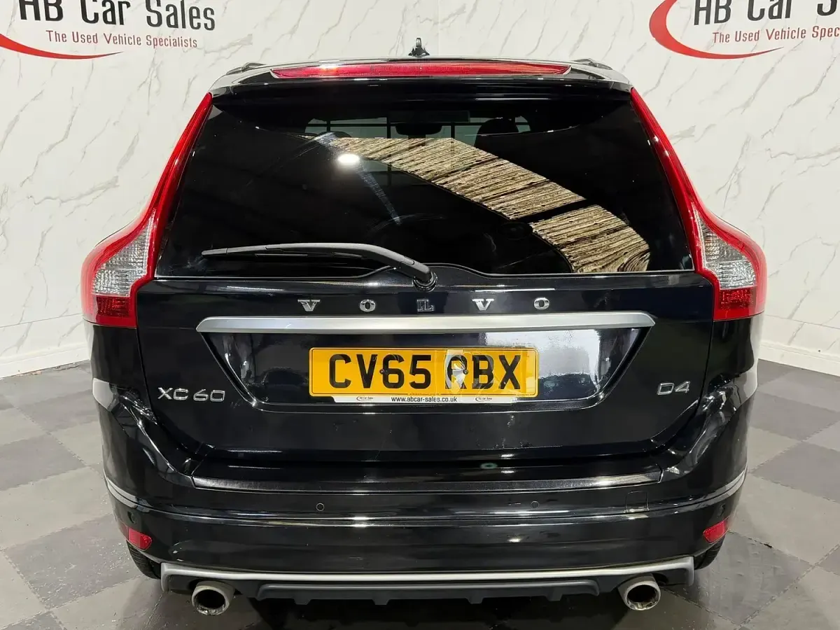 Used Volvo XC60 R-Design 181 HP (133 kW) 2015 Black SUV