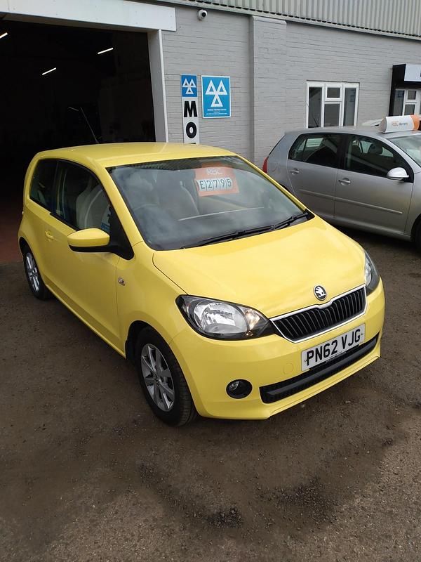 Yellow Used 2012 Skoda Citigo Elegance Hatchback | £2,795 (Fair price) - Image 1/4