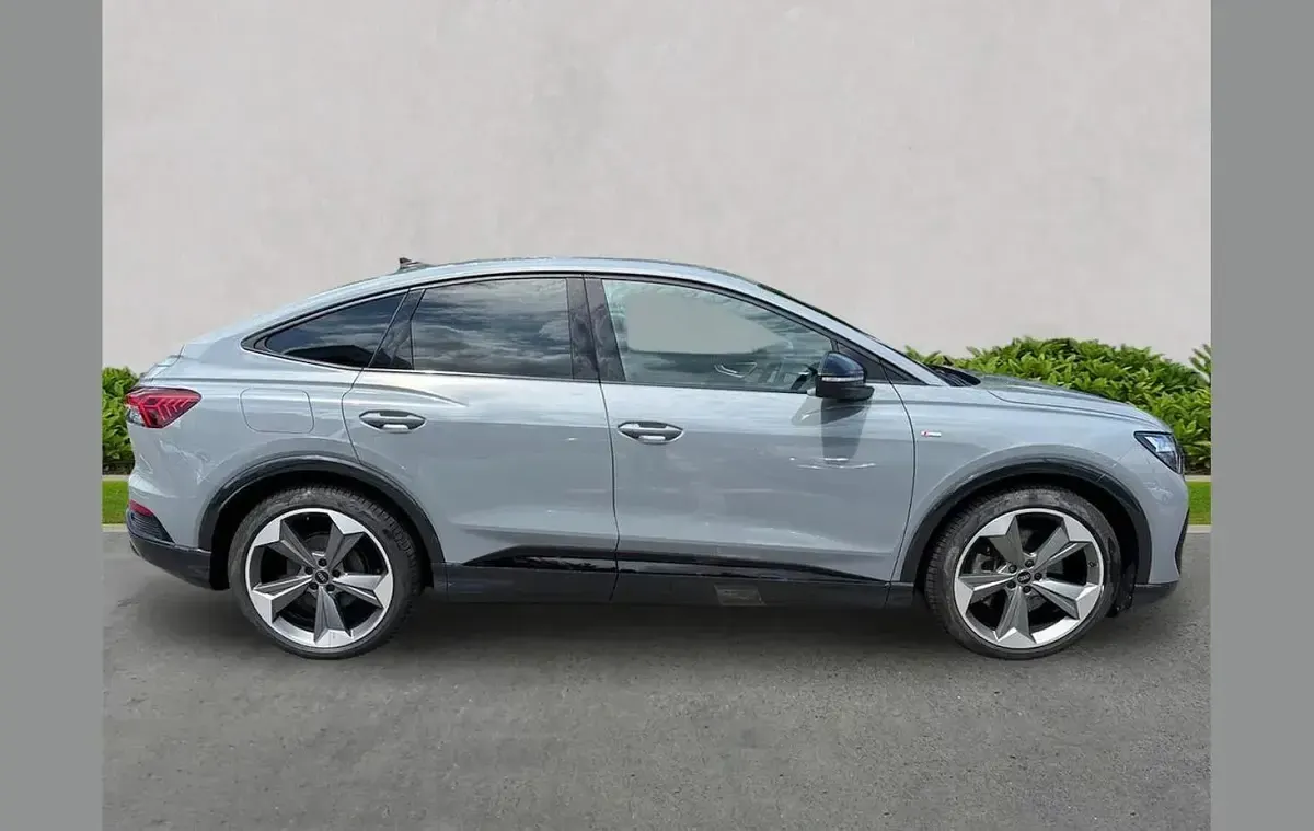 Used Audi Q4 e-tron Black Edition 210 kW (286 HP) 2024 Grey SUV