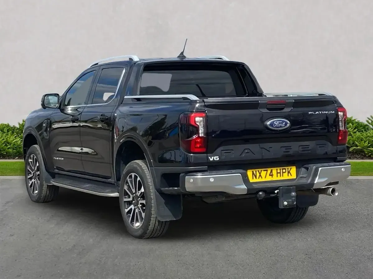 Used Ford Ranger Platinum 240 HP (176 kW) 2024 Black Pickup