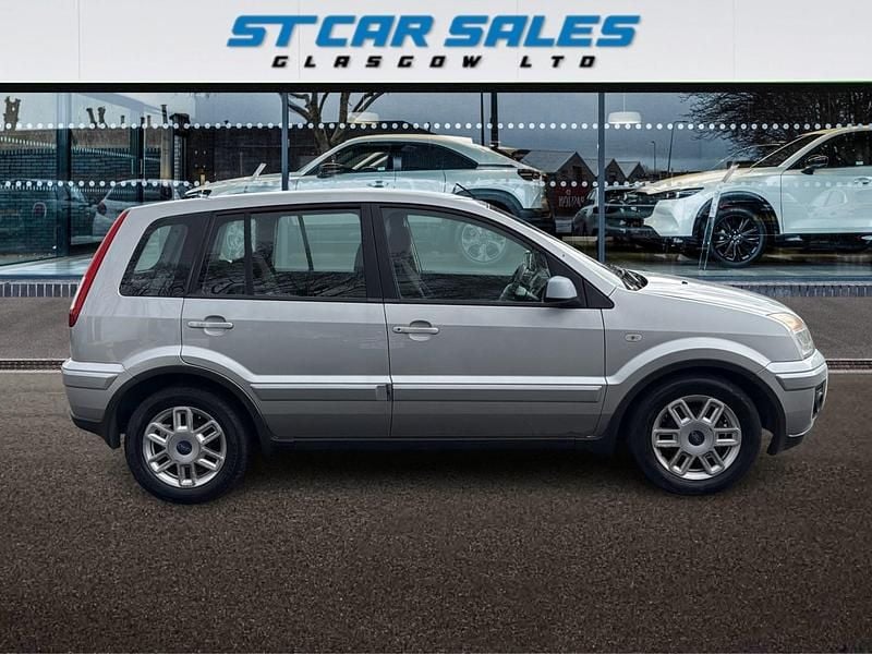 Used Ford Fusion Zetec 99 HP (72 kW) 2007 Silver Hatchback