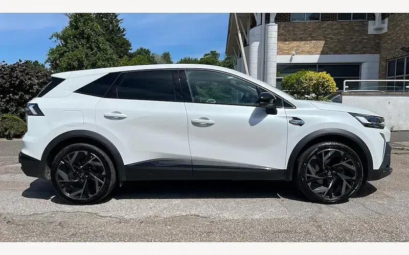 Used Renault Symbioz Iconic Esprit Alpine 143 HP (105 kW) 2025 White  SUV