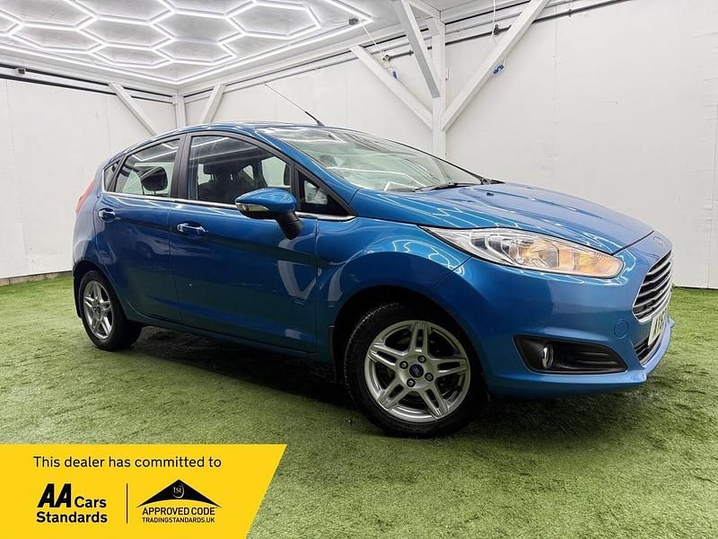 Used Ford Fiesta Zetec 125 HP (91 kW) 2013 Blue Hatchback