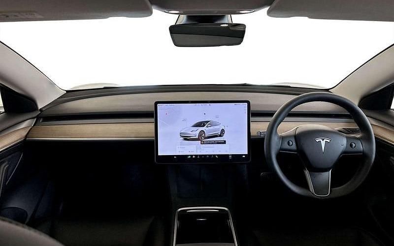 Used Tesla Model 3 Long Range RWD 208 kW (283 HP) 2023 White Sedan