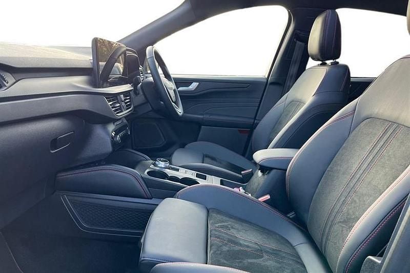 Used Ford Kuga ST-Line X 183 HP (134 kW) 2024 Solar silver SUV