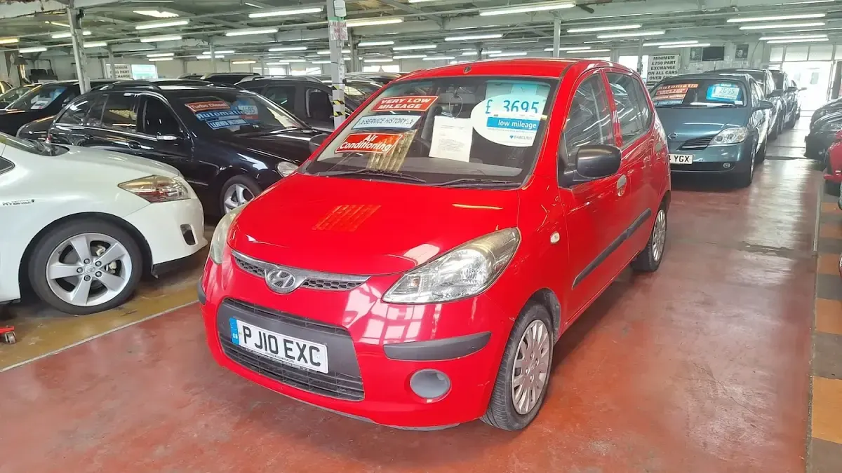 Used Hyundai i10 Classic 77 HP (56 kW) 2010 Red Hatchback