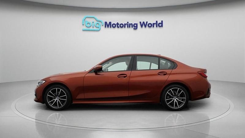Used BMW 320 Sport Line 184 HP (135 kW) 2021 Orange Sedan