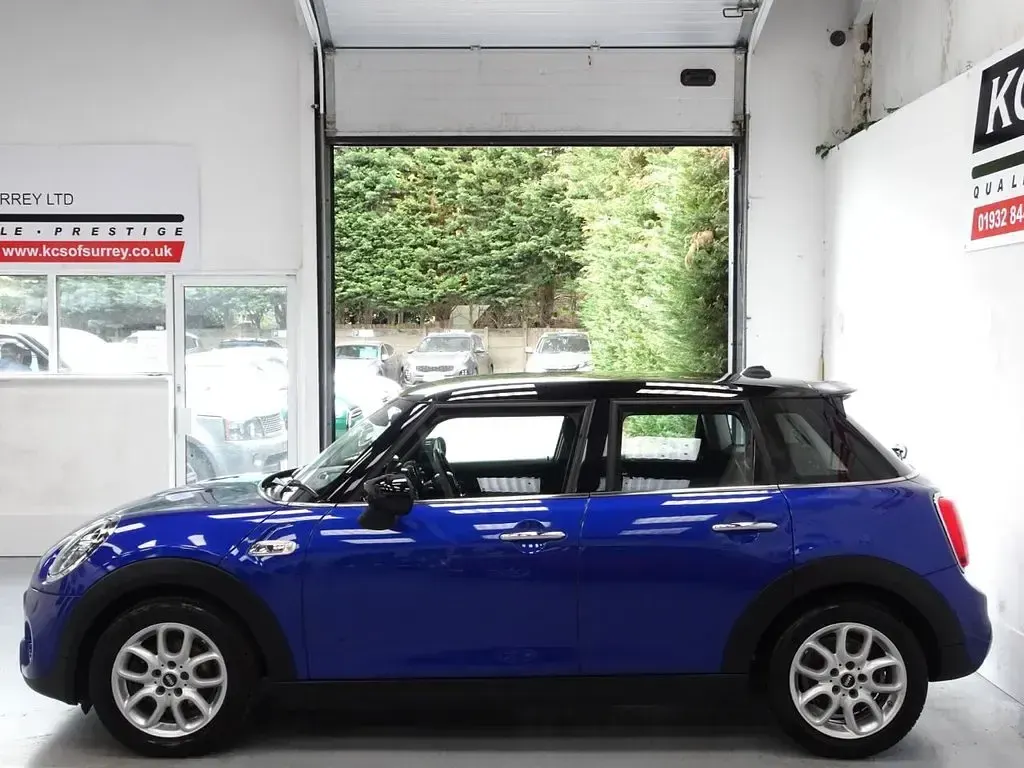 Used Mini Cooper S Classic 192 HP (141 kW) 2020 Blue Hatchback