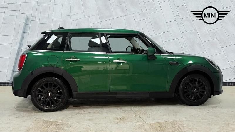 Used Mini Cooper Classic 134 HP (98 kW) 2022 Green Hatchback