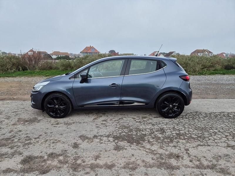 Used Renault Clio IV Dynamique 2017 Grey Hatchback