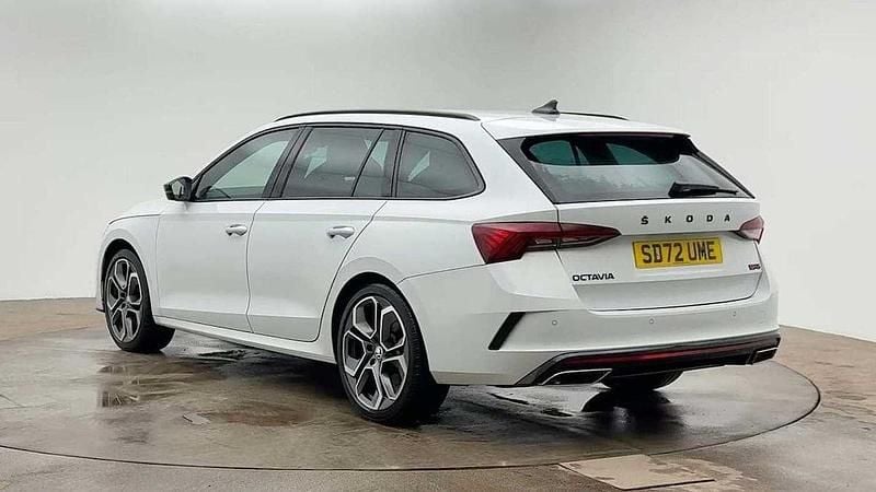 Used Skoda Octavia vRS 180 HP (132 kW) 2022 Moon white metallic Estate