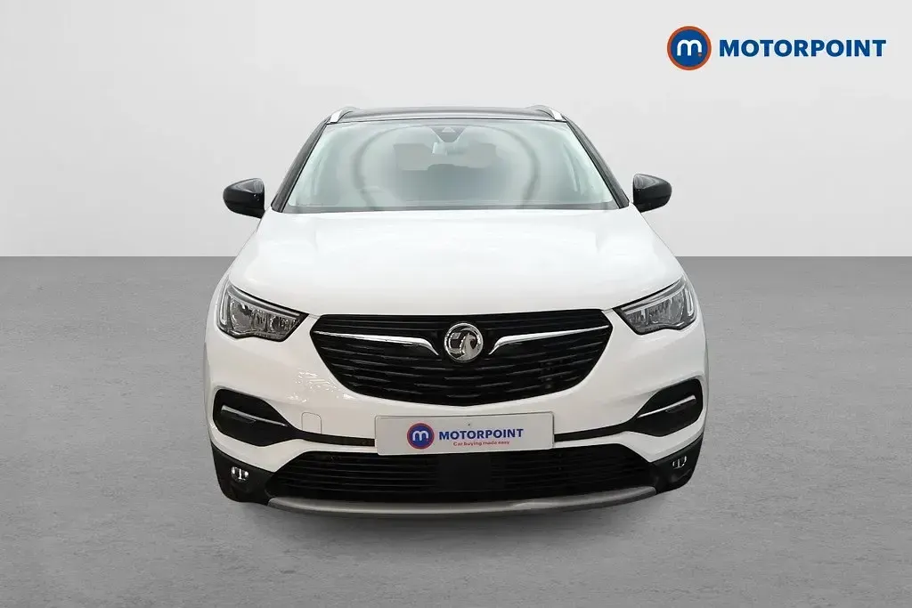 Used Vauxhall Grandland X Sport 131 HP (96 kW) 2018 White SUV
