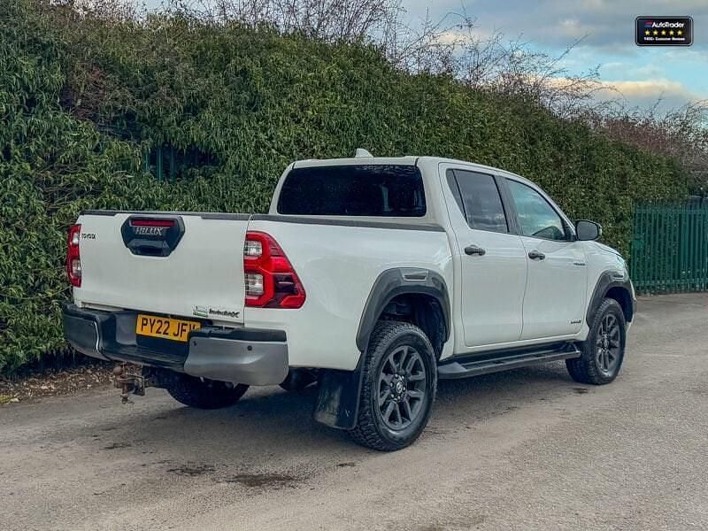 Used Toyota HiLux 204 HP (150 kW) 2022 White Pickup