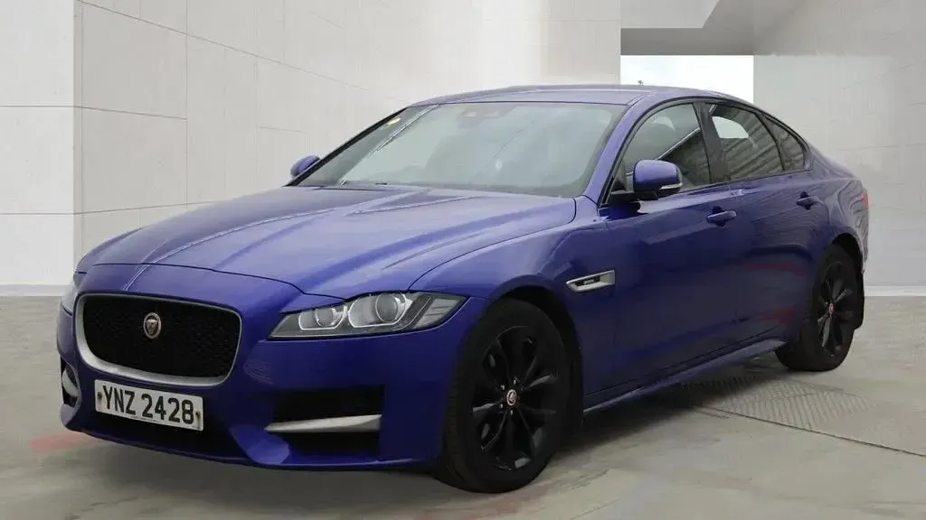 Used Jaguar XF R-Sport 180 HP (132 kW) 2018 Blue Sedan
