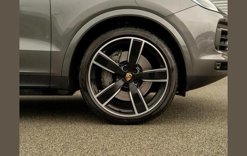 Used Porsche Cayenne S 434 HP (319 kW) 2019 Grey SUV
