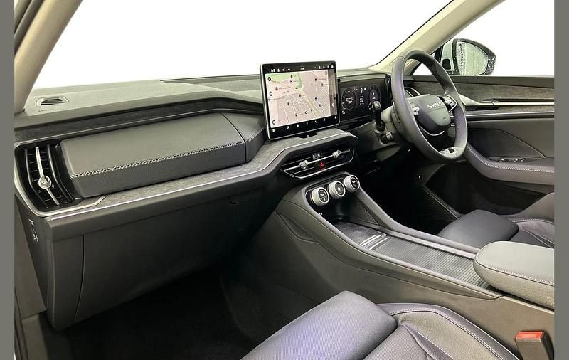 New Skoda Kodiaq SE L 147 HP (108 kW) 2025 Moon white metallic SUV