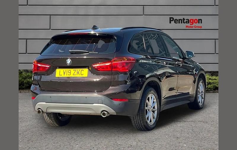 Usado BMW X1 Comfort Edition 188 CV (138 kW) 2019 Marrón SUV