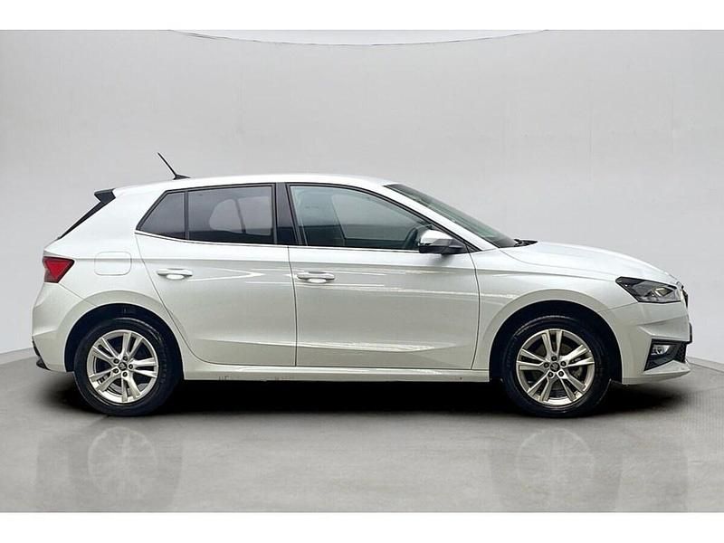 New Skoda Fabia SE L 85 HP (62 kW) 2025 Moon white metallic Hatchback