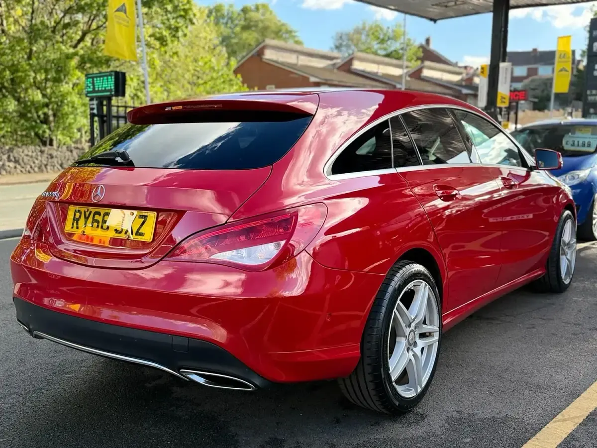 Used Mercedes CLA220 Shooting Brake 177 HP (130 kW) 2017 Red Estate
