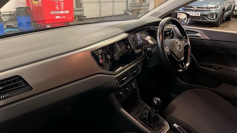 Used VW Polo Match 80 HP (58 kW) 2021 Urano grey Hatchback