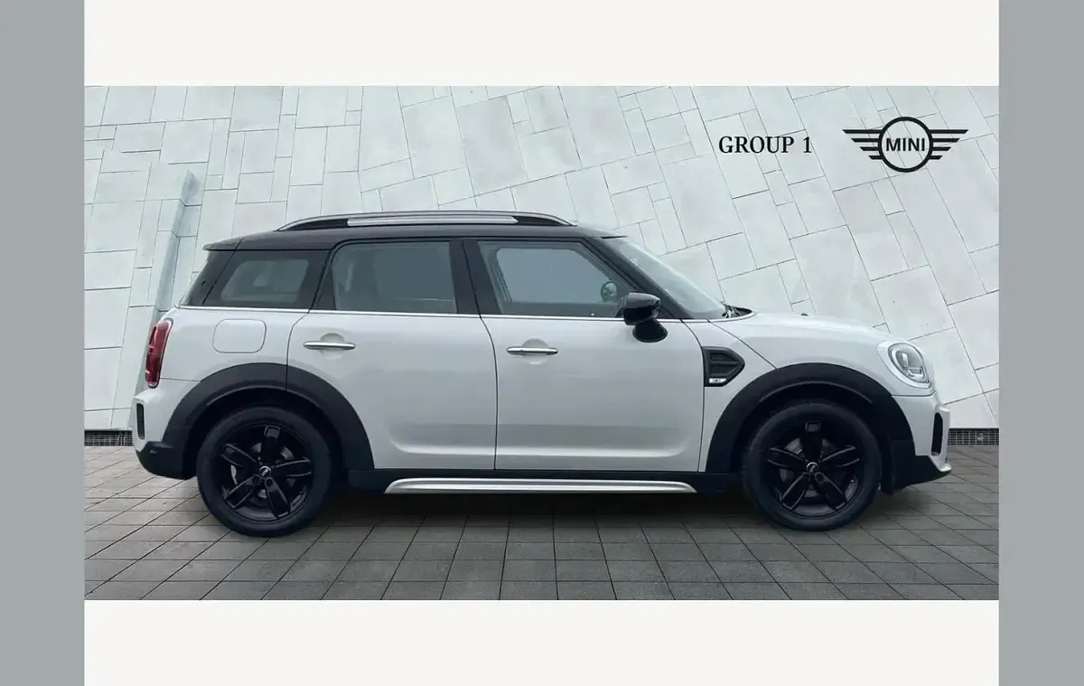 Używany Mini Cooper Countryman Classic 134 KM (98 kW) 2022 Srebrny SUV