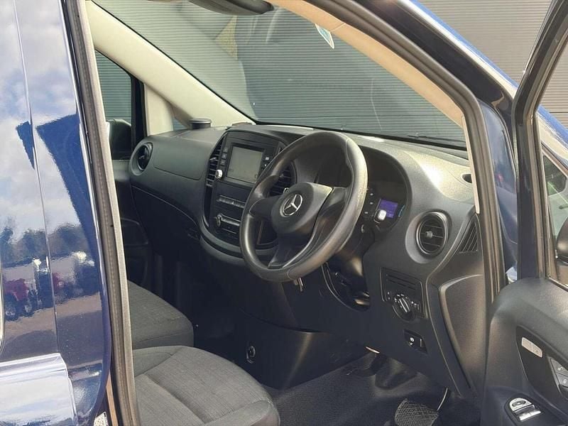 Used Mercedes e-Vito 41 kW (56 HP) 2020 Blue MPV