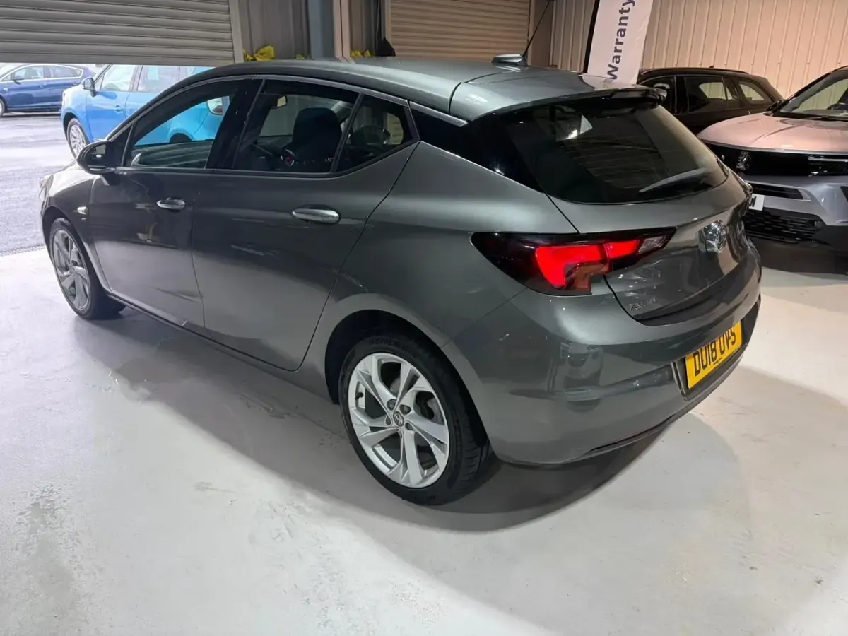 Second-hand Vauxhall Astra SRi 2018 Gri Hatchback