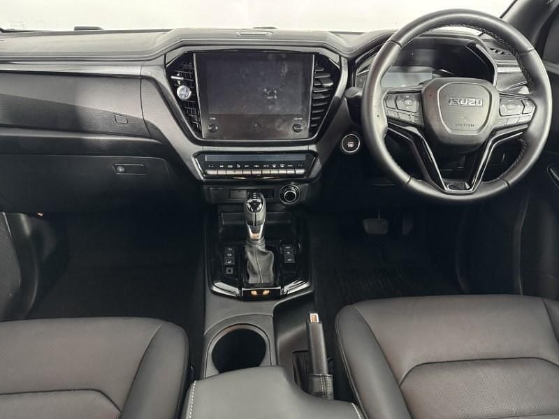 Used Isuzu D-Max 163 HP (119 kW) 2025 Blue Pickup